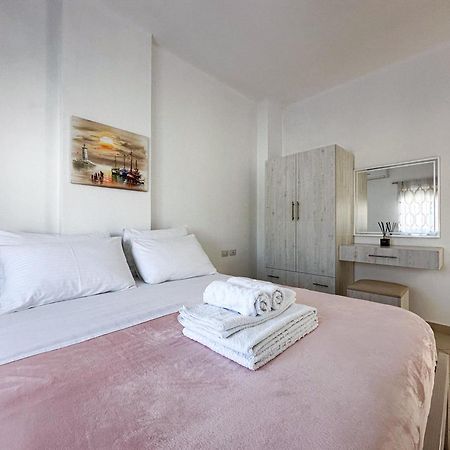 Parid Appartments Sarandë Esterno foto