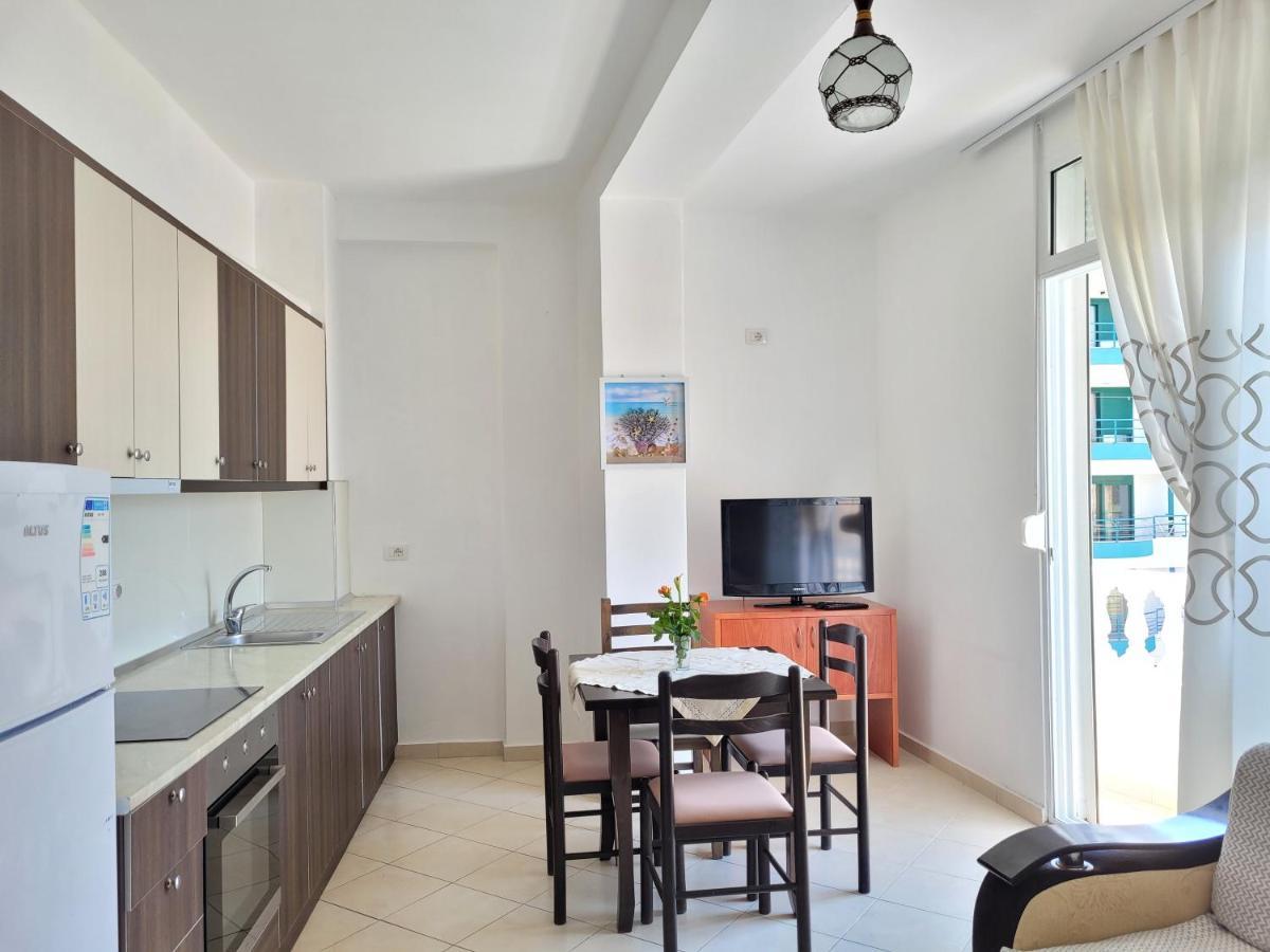 Parid Appartments Sarandë Esterno foto