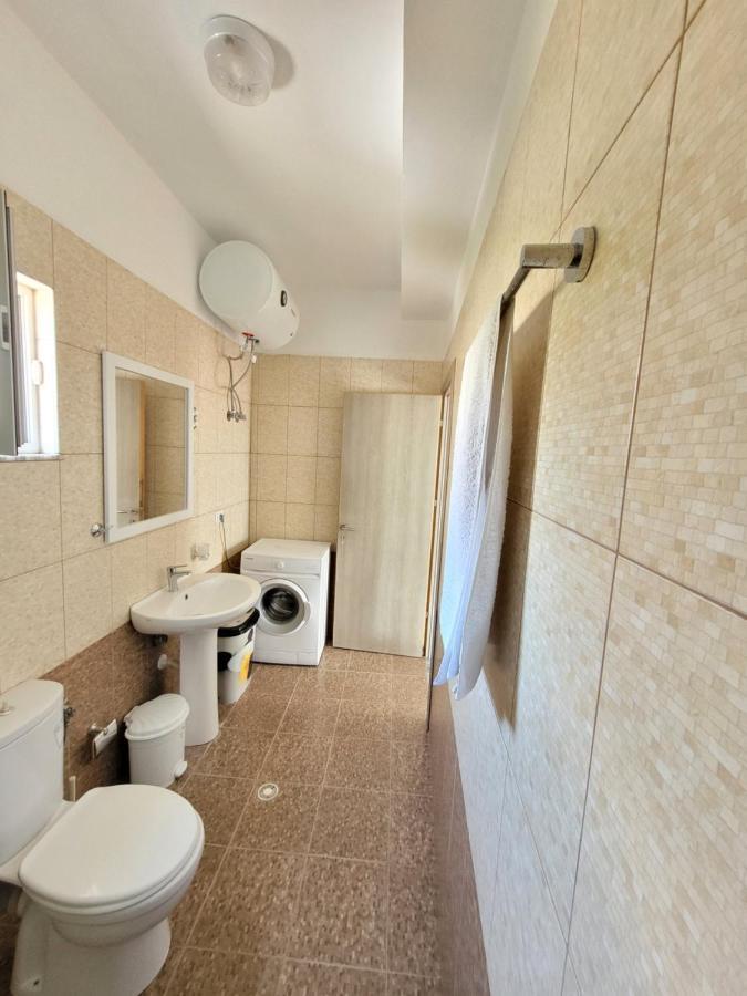 Parid Appartments Sarandë Esterno foto