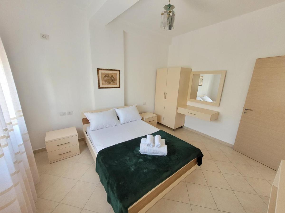 Parid Appartments Sarandë Esterno foto