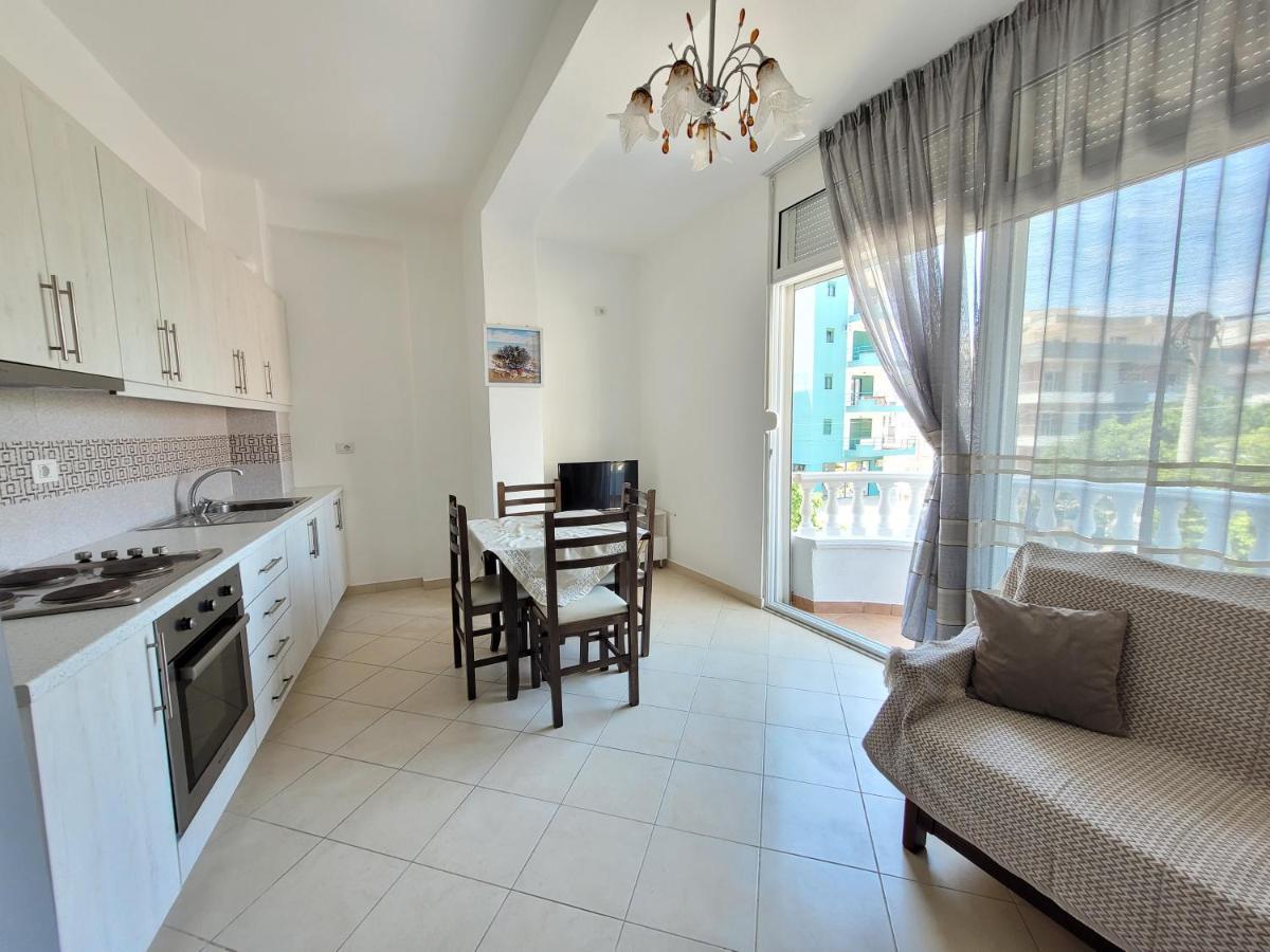 Parid Appartments Sarandë Esterno foto