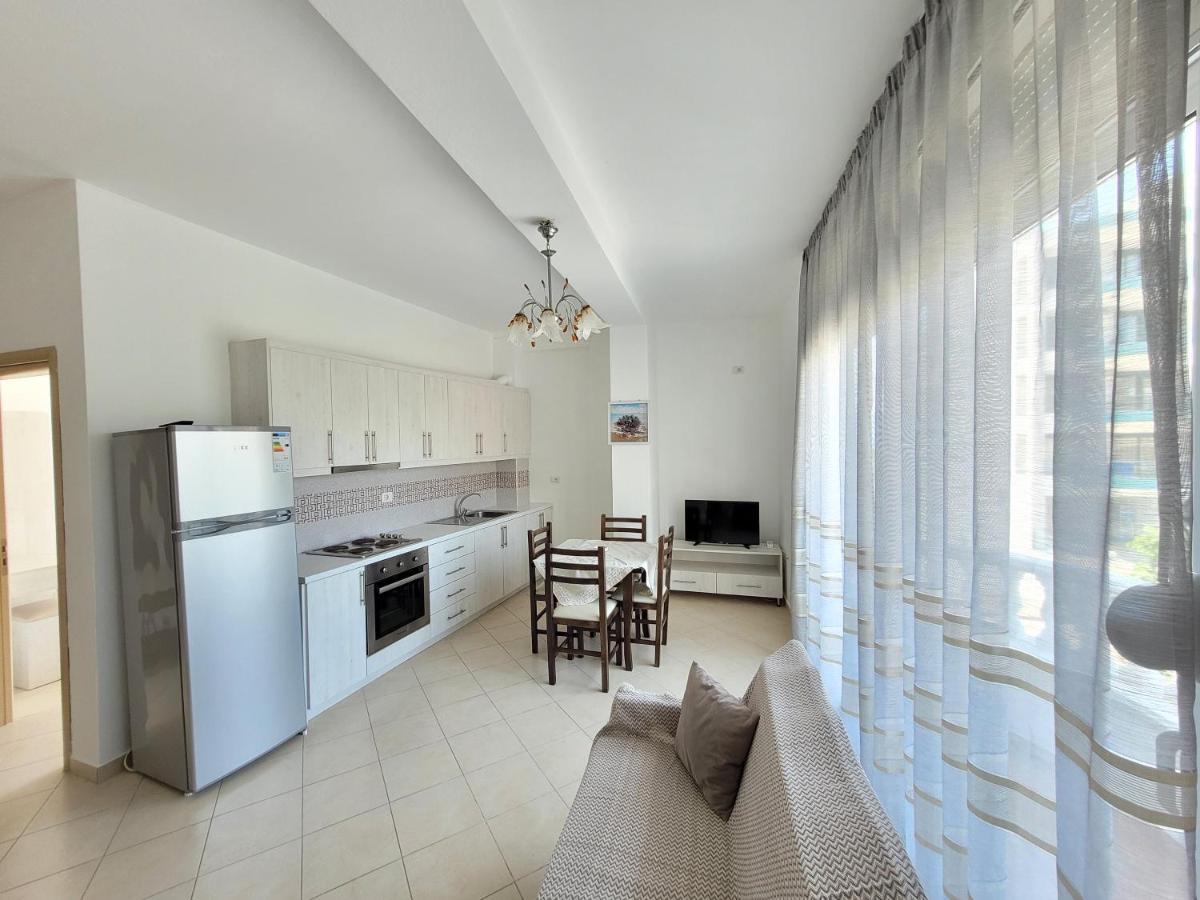 Parid Appartments Sarandë Esterno foto