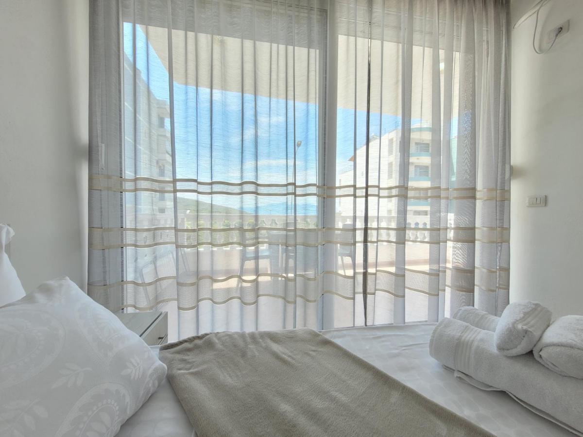 Parid Appartments Sarandë Esterno foto