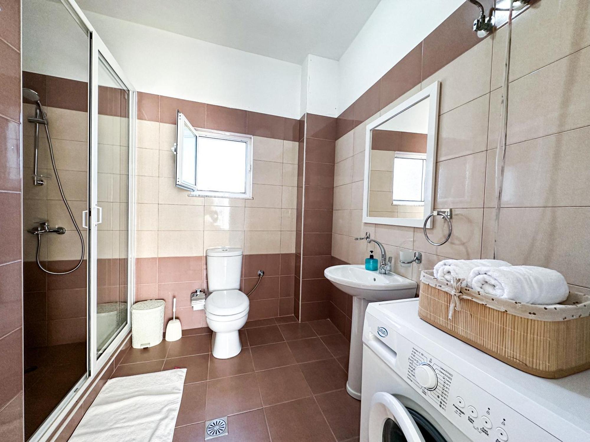 Parid Appartments Sarandë Esterno foto