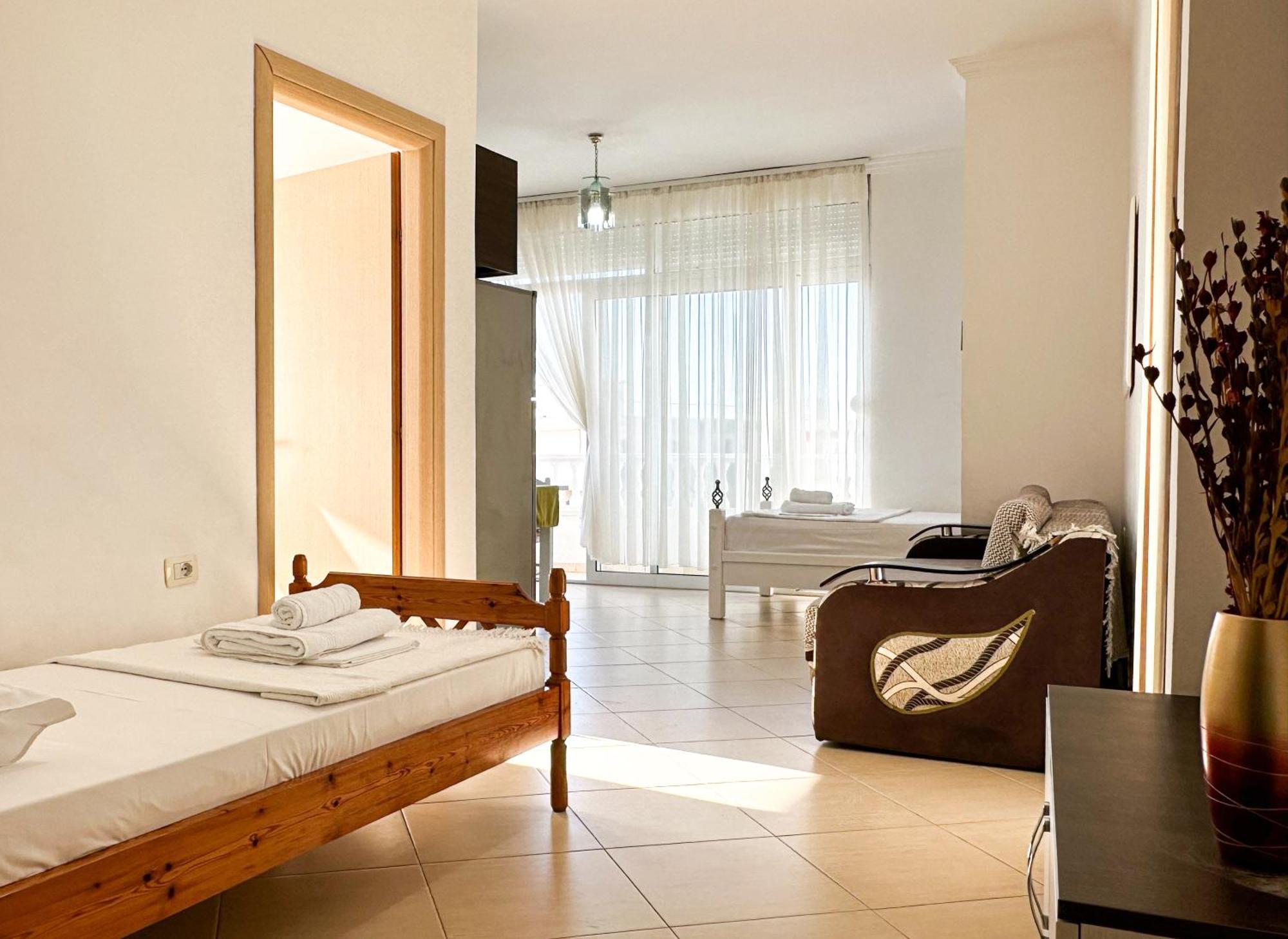 Parid Appartments Sarandë Esterno foto
