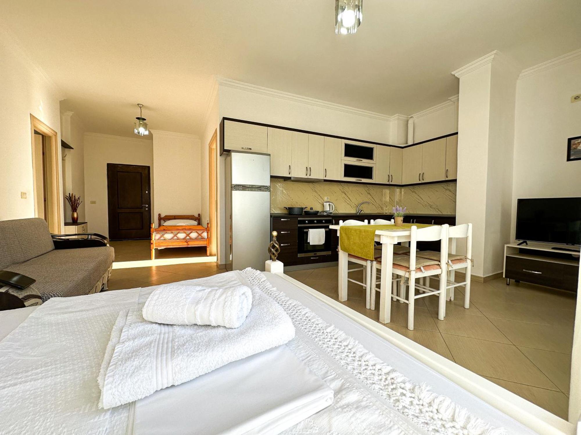 Parid Appartments Sarandë Esterno foto