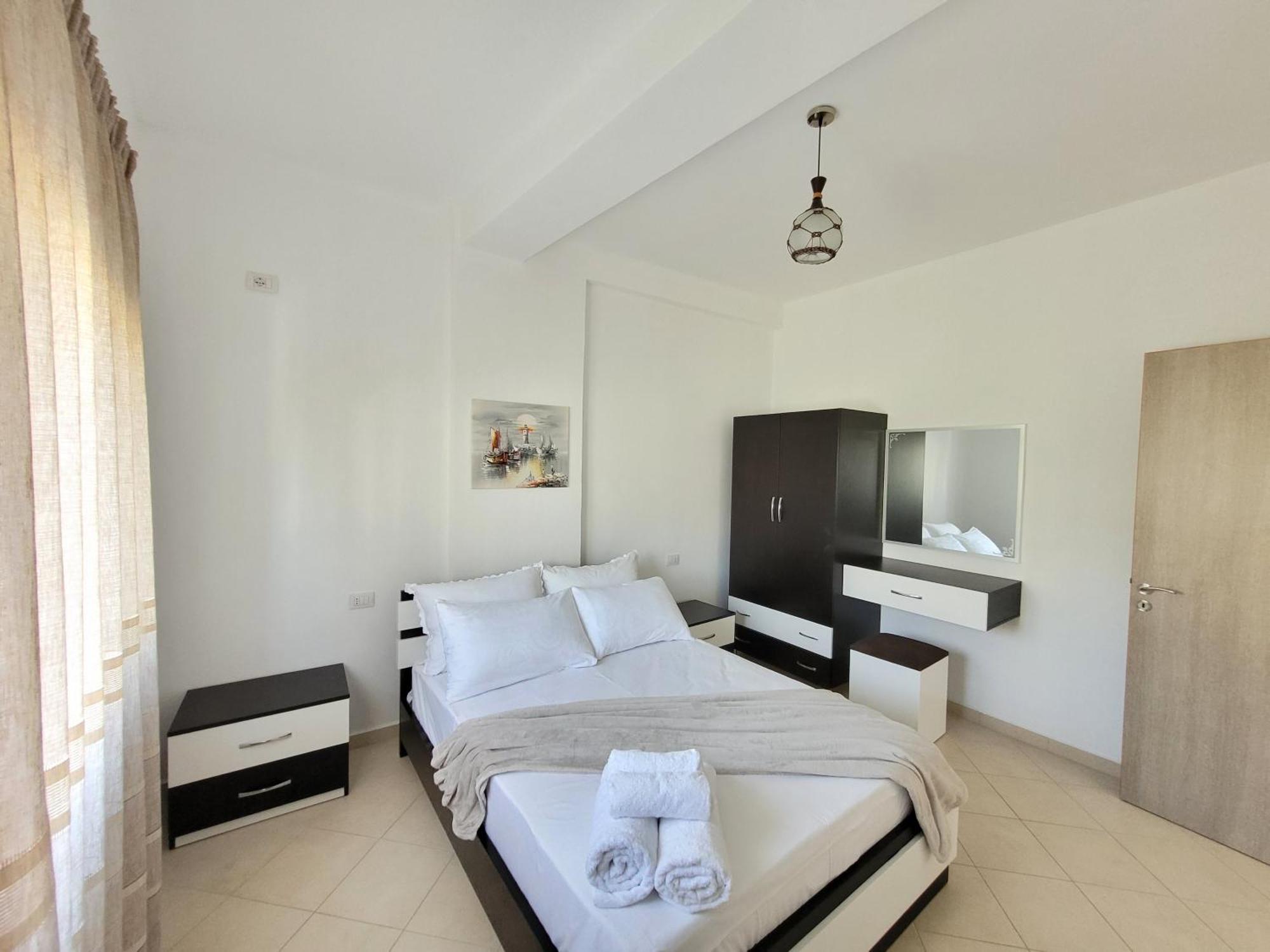 Parid Appartments Sarandë Esterno foto